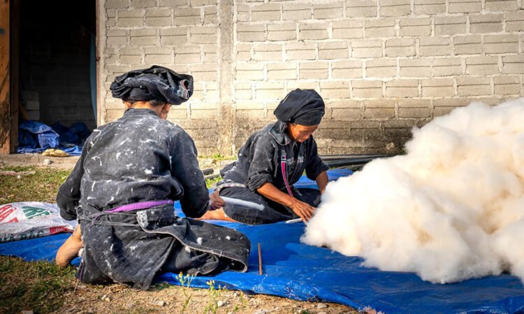 clothing production a climate emergency